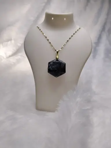 BLACK PENDENT